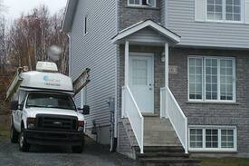Sudbury House | Centrally located. Snowbirds, Professionals etc.