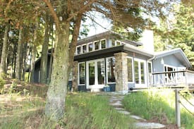Sturgeon Bay House | Huge Beach House on Glidden Drive