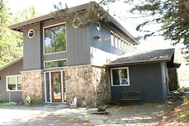 Sturgeon Bay House | Huge Beach House on Glidden Drive