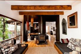 Myola House | NEW LISTING Metta: Funky beach house in Jervis Bay