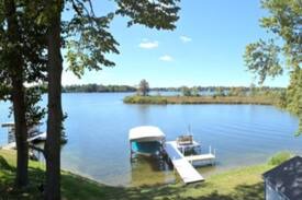 Quincy House | Stunnnig Lake House on Marble lake