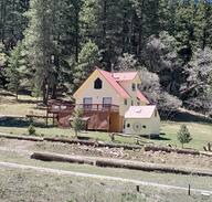 Cloudcroft Cabin | Casa Amarilla (Yellow house) Nature at its best.