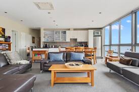 Wellington Apartment | The Penthouse on Evans Bay