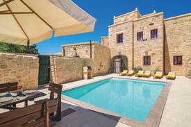 Misraħ Strejnu Villa | Villa Valletta - Lovely villa with private pool