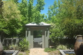 Durbanville Bed & Breakfast | Propdom Guest House and Conference Centre