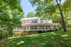 Charlotte House | The Hilltop Porch House - The Retreat In The City