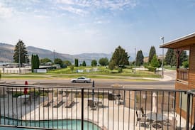 Chelan Apartment | Cabana #8, Chelan Home with a View