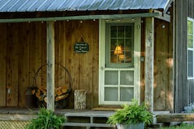 Elizabethtown Cabin | Cabin at Calico Springs -Bluegrass Bourbon Country