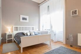Terezvaros Apartment | Budapest Gallery Home