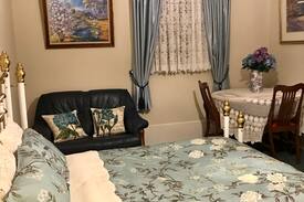 Brisbane Grove Bed & Breakfast | Yattalunga Homestead Farm QB & Breakfast