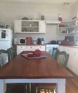 Dromana Cabin | Fig Cottage - Dromana....Pet Friendly