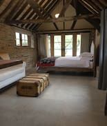 Haslemere House | Grayswood Cowshed in stunning Grounds