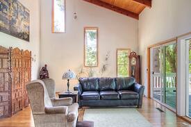 Selma Cabin | Lake Selmac Air BNB