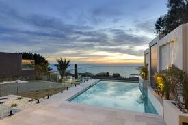 Mount Martha House | Deja View - Luxury resort - Water and City Views