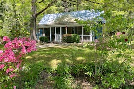 Clayton House | Sunshine Cottage (close to downtown Clayton, GA)