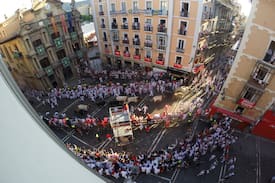 Old Town Apartment | Balcony for rent #2. San Fermin. Bullrun