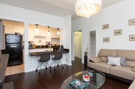 West Hollywood Apartment | Naughty & Nice WeHo 1bd/1ba-Great For Work & Play