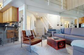 Mammoth Lakes Apartment | Tanzer Mountain Retreat. Best location in town!
