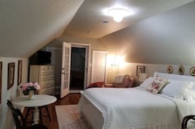 Jefferson Apartment | Debra's Tree House