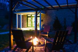 Lewisburg House | "Stones Throw Retreat" in Downtown Lewisburg