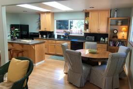 Cleone Cabin | Beautiful and New Cottage by the Sea with Hot Tub
