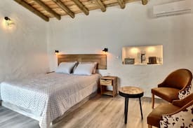 Ourique House | Alentejo Zen BnB with swimming pool PRIVATE AREA