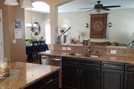 Johns Island House | 2BR Johns Island home near lake
