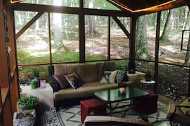 Berkeley Springs Villa | Moss Hill - Cozy Secluded Chalet Cabin w/ Hot Tub
