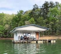 Bryson City Boat Rental | Lake Fontana Floating House