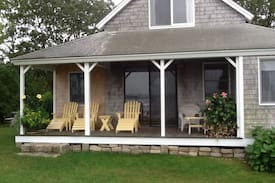 Dartmouth Cabin | Charming cottage on Padanaram Harbor