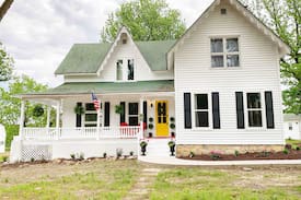 Rolla House | The Holmes House~BEAUTIFUL Ozark Farmhouse Getaway