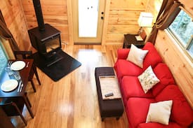 Brevard Cabin | Grey Fox Getaway in Happy Fox Hollow