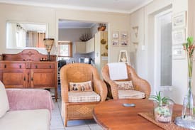 Walmer House | The Garden Cottage on 140 Fordyce, Walmer #