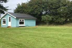 Curragh Cabin | Ardmore Fisherman's Cottage *New Listing*