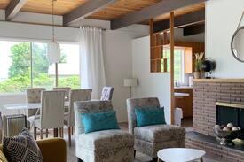 Regional District of Nanaimo House | Beautiful Ocean View Parksville BC Beach Home