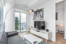 Downtown Toronto Apartment | Corner unit penthouse heart of downtown Toronto!!!