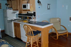 Oceanside Apartment | Heart Of The Hill #B - Big Views