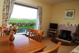 Newton Stewart Cabin | Hawthorn Cottage, Barraer Farm, Newton Stewart