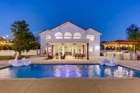 Temecula Villa | Villa Magnifica, Resort Style + Bridal Suite