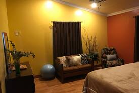 Eastern Division Apartment | Casa Lozano Guesthouse and Gardens