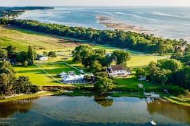 Birdsnest Hotel | The Laughing King Retreat, Parramore Island Suite