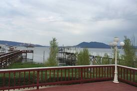 North Lakeport House | Hermosa Clear Lake - On The Water!