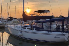 Olympia Boat Rental | Cozy Sailboat: Sleep On The Water