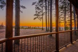 Battiest Cabin | Salty Dog Lodge HIGH LUXE 4 Bedroom with SUNSET Views! 4 King Master Suites and Loaded with Amenities!
