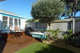 Lyall Bay House | Ngaru Cottage Lyall Bay