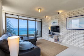 Caloundra Apartment | Absolute beachfront! Edgecliffe 5, Kings Beach