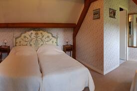 Plouigneau Bed & Breakfast | Chambre d'Hôtes "Catherine de Kergariou"