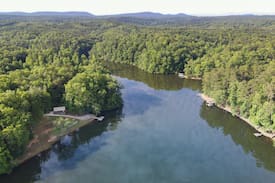 Munford Cabin | Secluded Cabin on Private Lake Robin-Dog Friendly