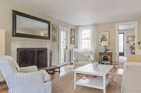 Manchester-by-the-Sea Cabin | Smith Point Carriage House near Singing Beach