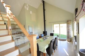 Ventry House | OYSTER COTTAGE - Spend time with the family!